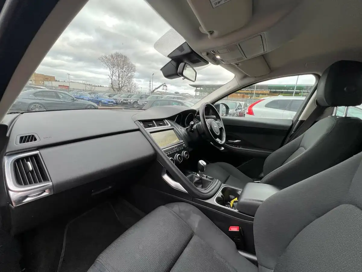 2019-jaguar-e-pace-20-i4d-150ps-big-28