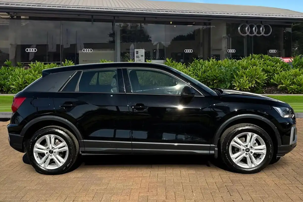 2023-audi-q2-10-30-tfsi-sport-big-2
