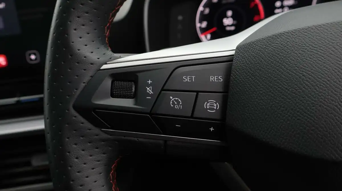 2022-seat-leon-15-etsi-fr-estate-big-23