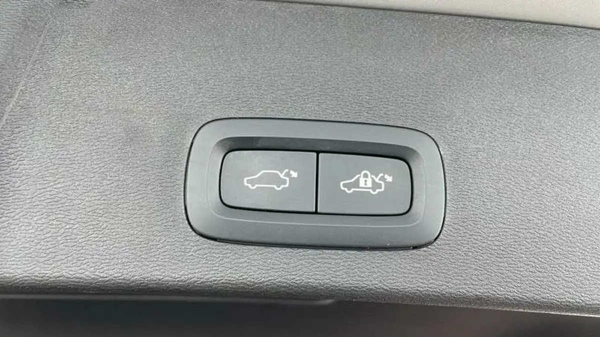 2024-volvo-xc40-20-b4-plus-big-30