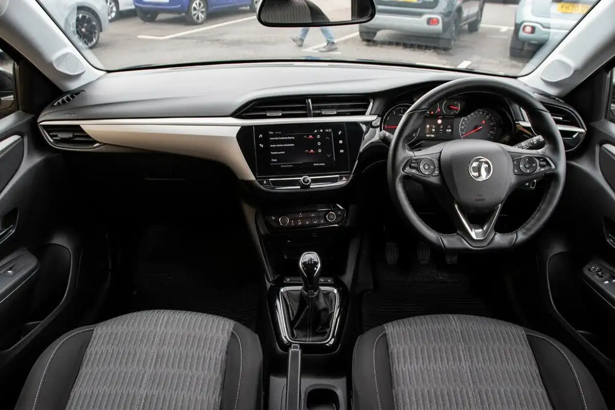 2021-vauxhall-corsa-12i-se-premium-big-3