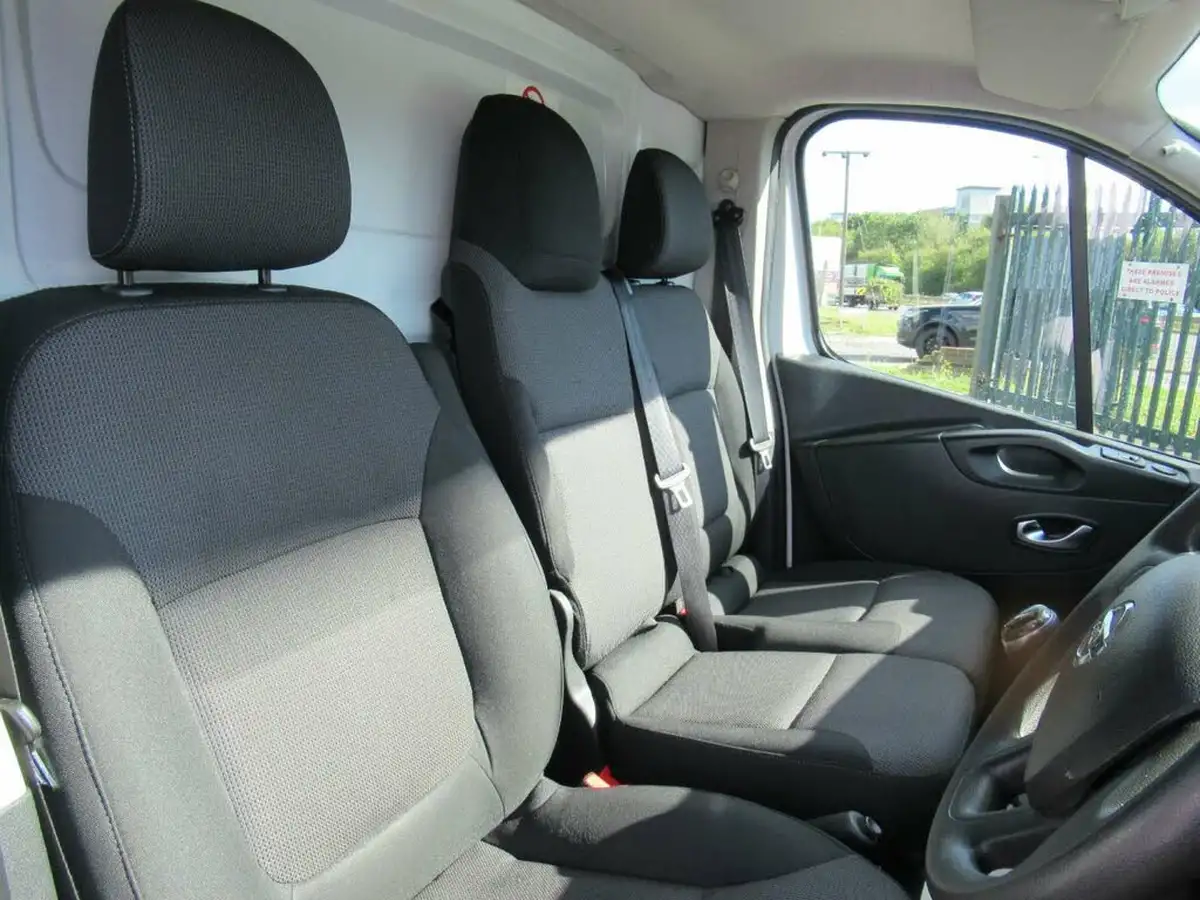 2020-nissan-nv300-20dci-acenta-l1h2-big-15