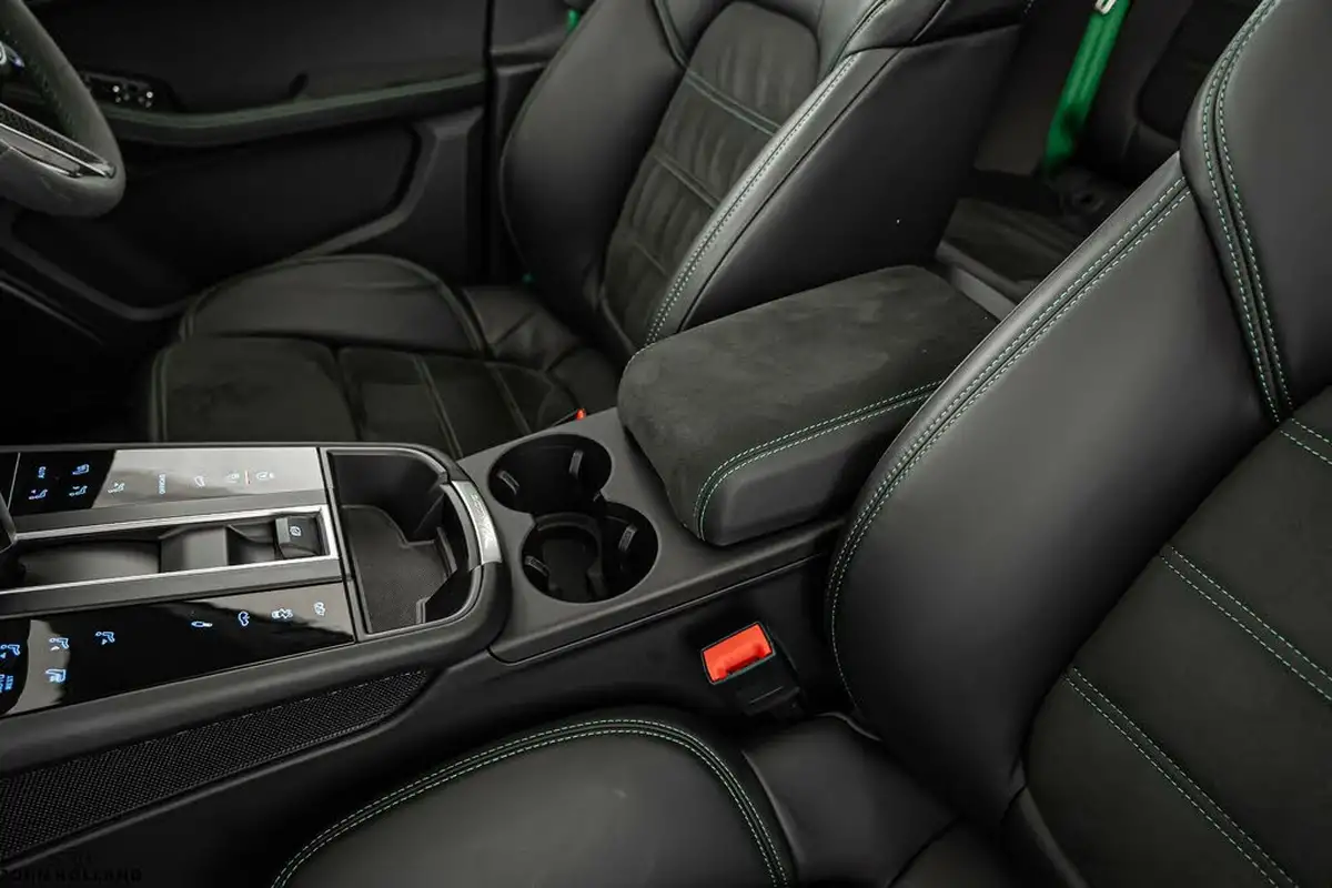 2023-porsche-macan-29-v6-gts-big-36