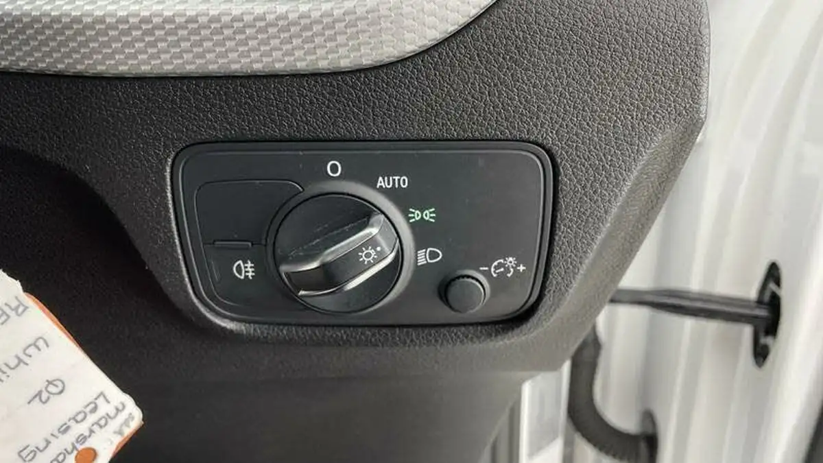 2022-audi-q2-10-30-tfsi-technik-big-19