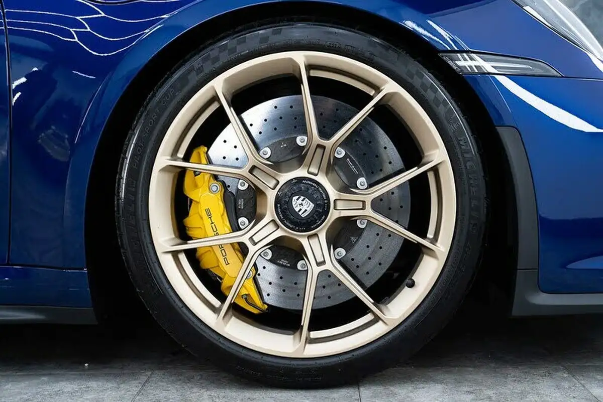 2023-porsche-911-40-gt3-touring-package-pdk-big-5
