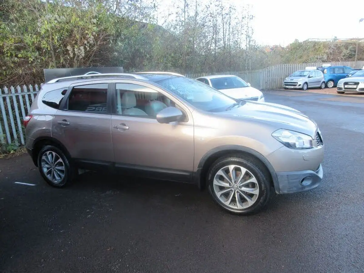 2012-nissan-qashqai2-15td-tekna-big-6