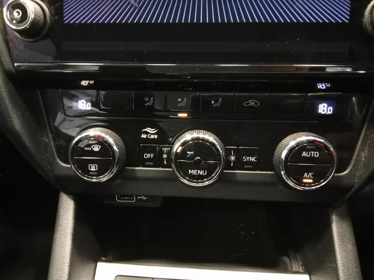 2020-skoda-octavia-16tdi-se-drive-estate-big-14