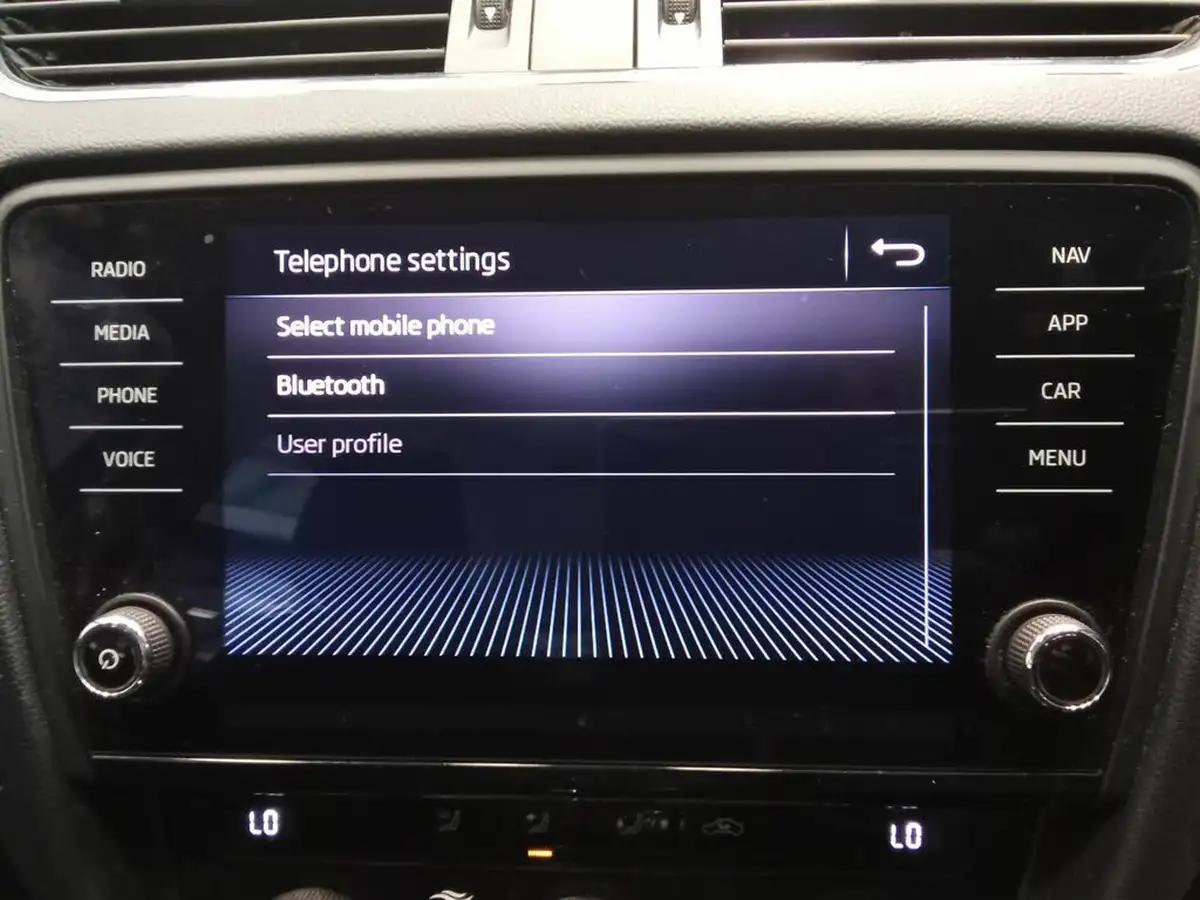 2020-skoda-octavia-16tdi-se-drive-estate-big-11