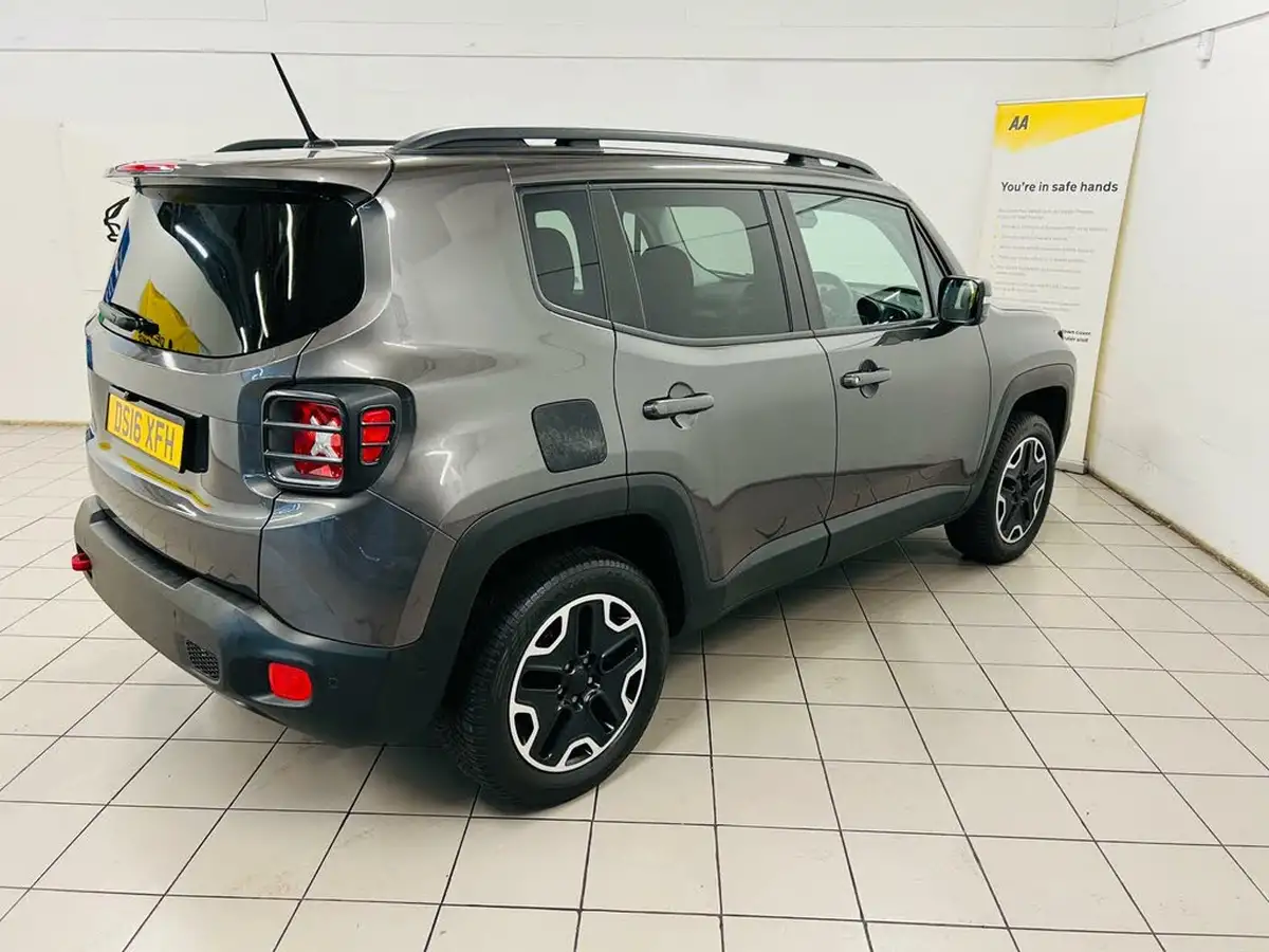 2016-jeep-renegade-20multijet-ii-trailhawk-big-9
