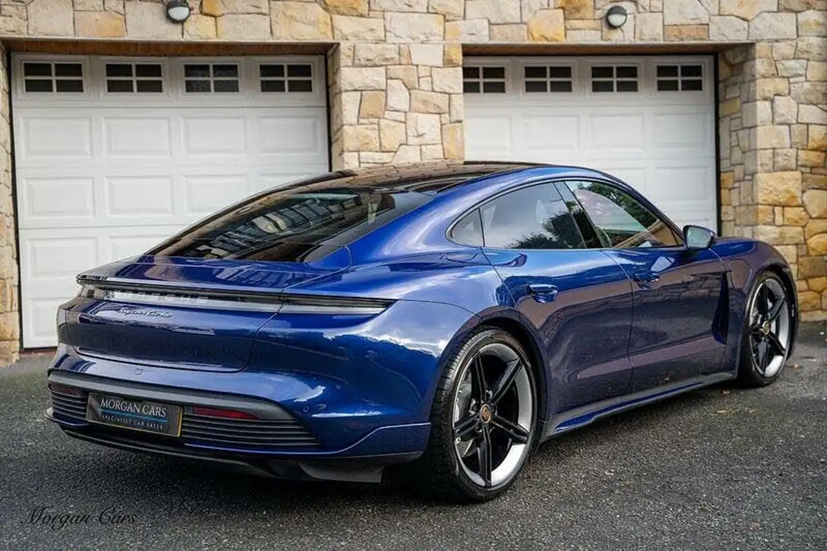 2021-porsche-taycan-e-turbo-performance-battery-plus-big-7
