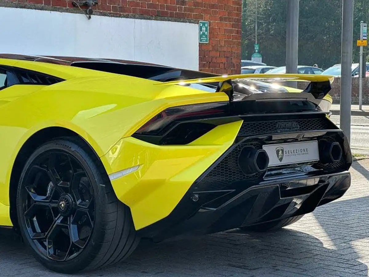 2023-lamborghini-huracan-52-tecnica-big-18