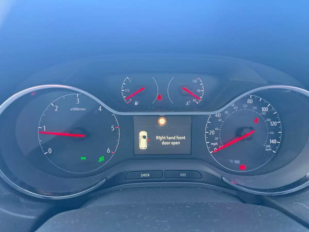 2019-vauxhall-grandland-x-15td-elite-nav-ss-blueinjection-big-19