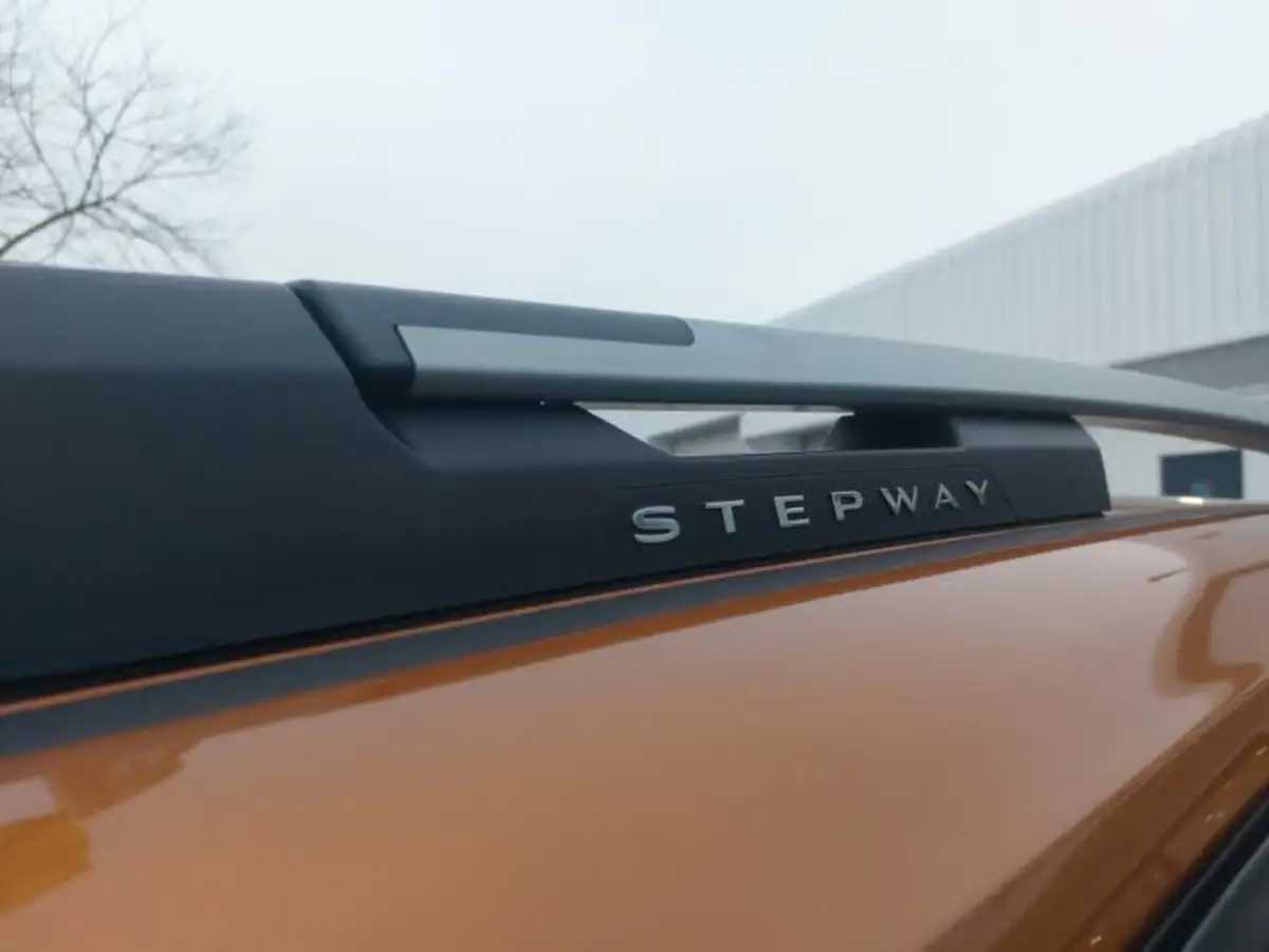 2022-dacia-sandero-stepway-10-tce-prestige-90bhp-big-16