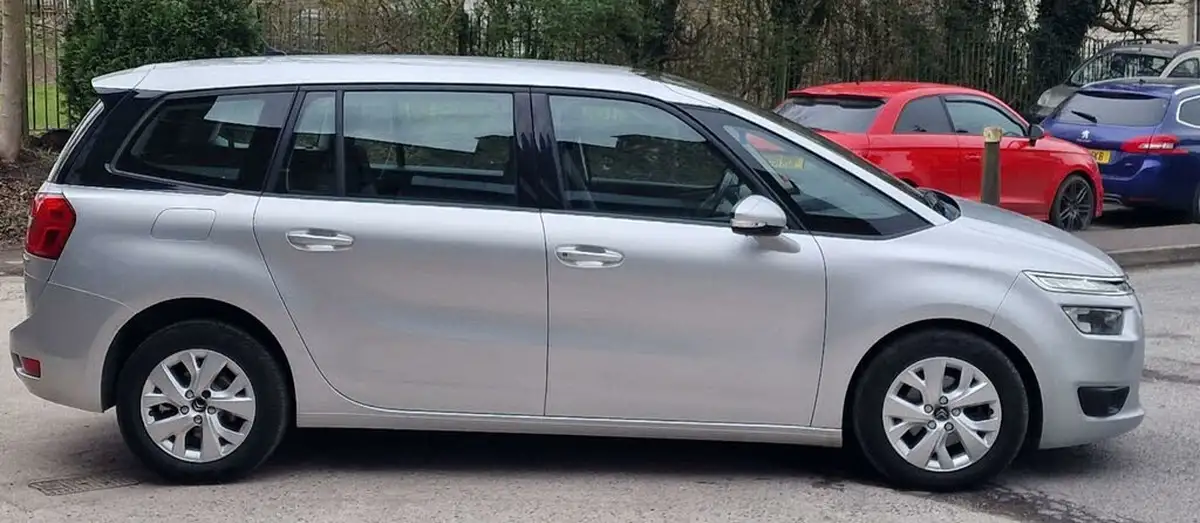 2014-citroen-grand-c4-picasso-16e-hdi-vtr-115ps-big-24