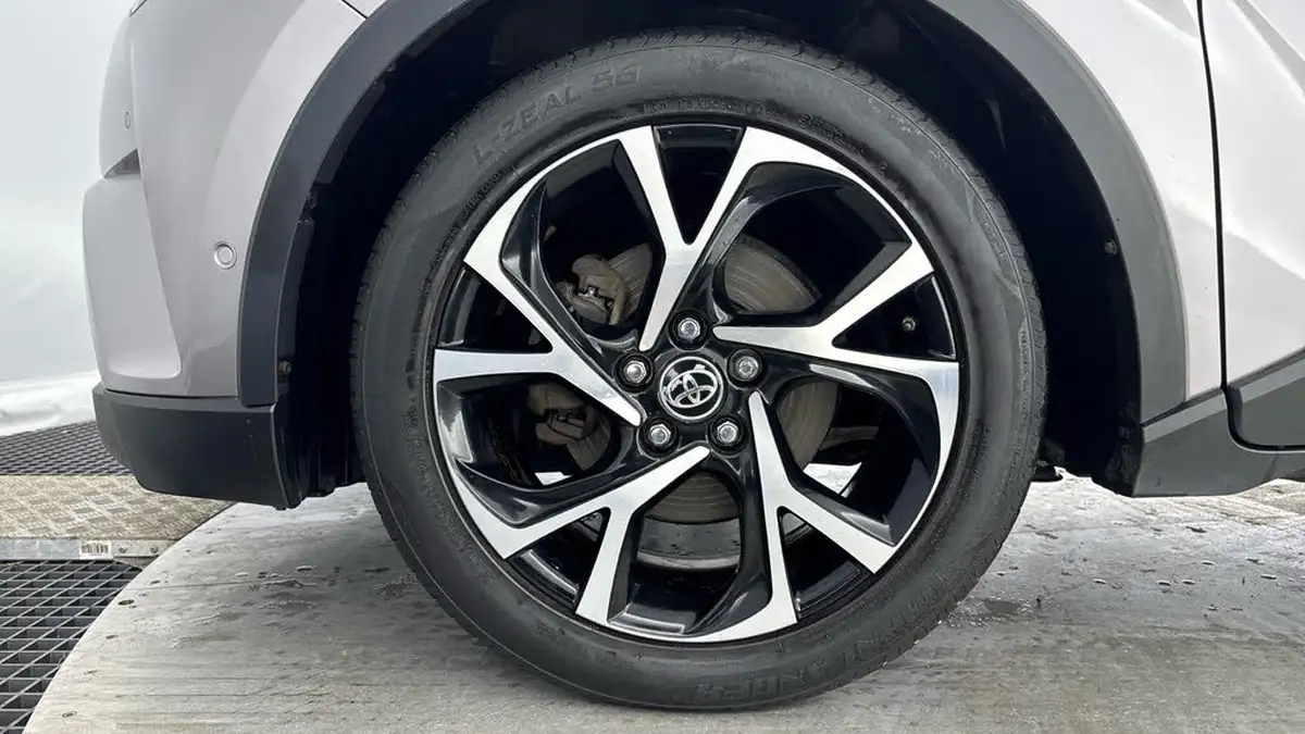 2018-toyota-c-hr-18-vvt-i-dynamic-big-25