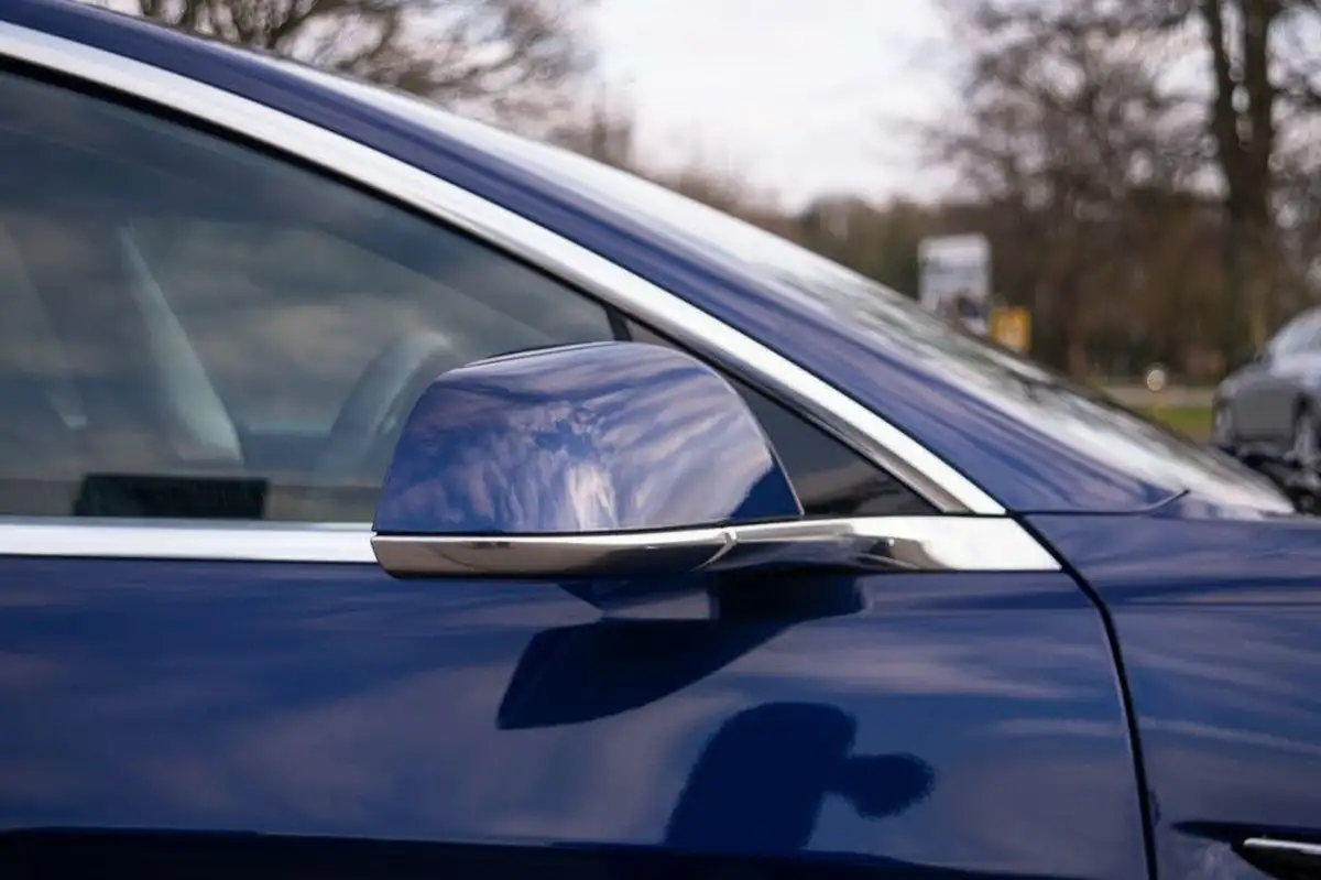 2020-tesla-model-3-e-long-range-big-37