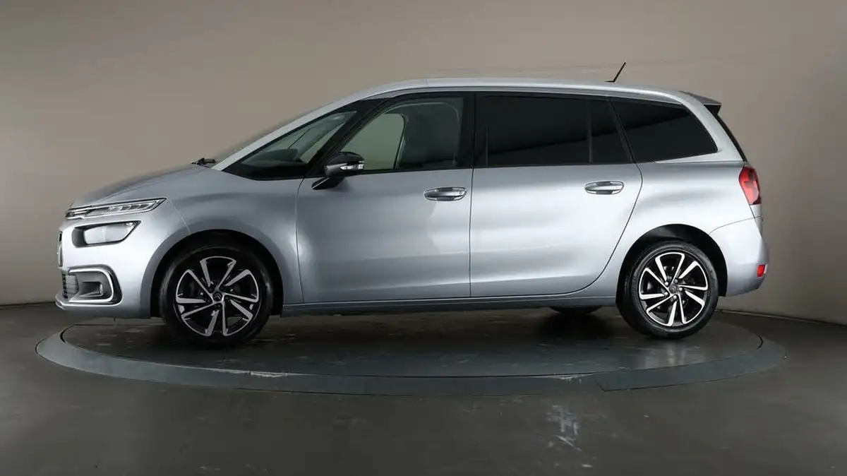 2021-citroen-grand-c4-spacetourer-12-puretech-sense-big-35