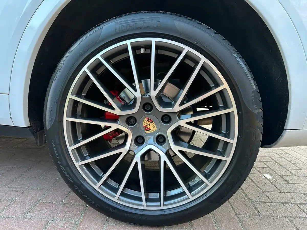 2019-porsche-cayenne-30-v6-coupe-big-65