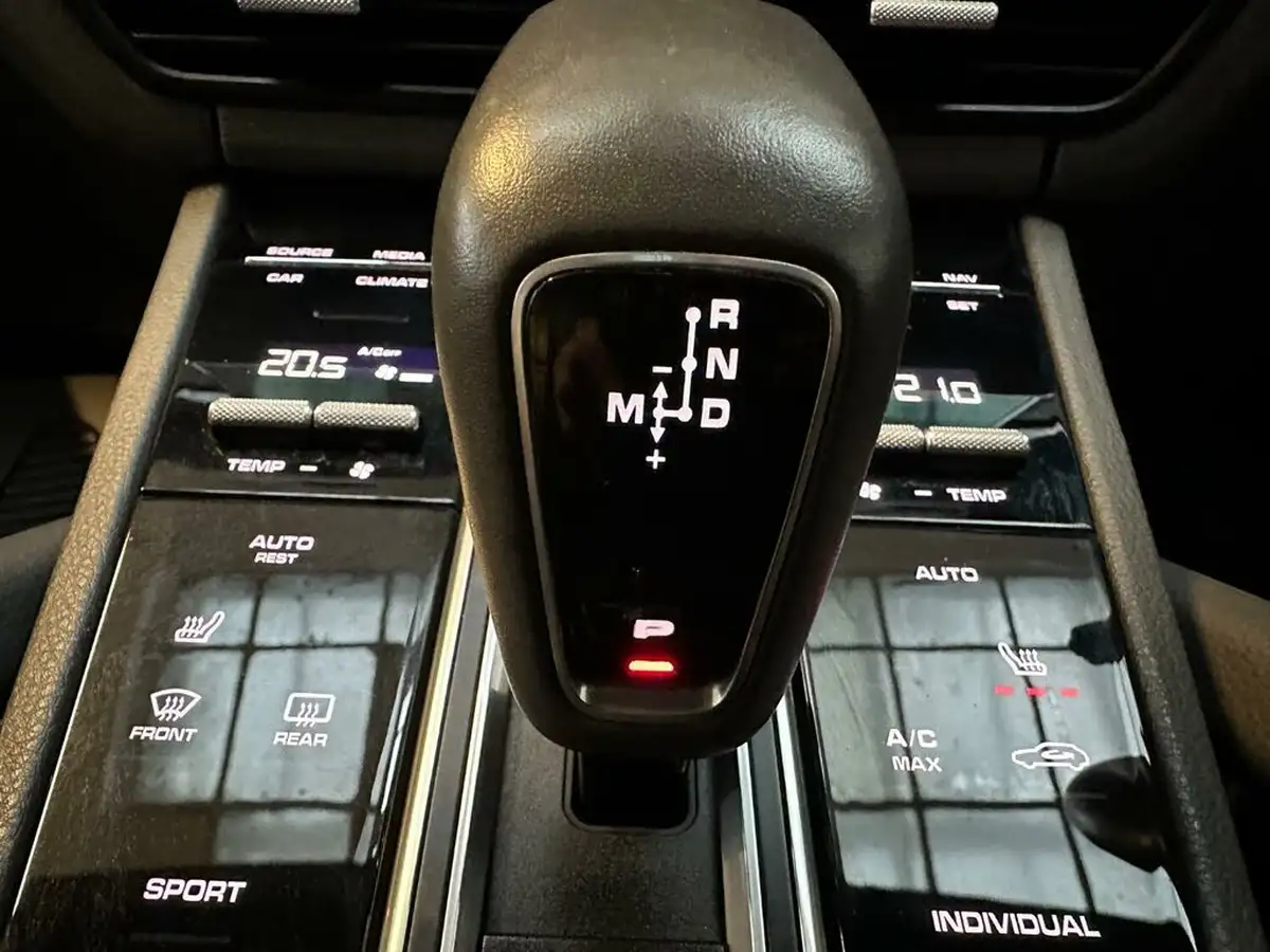 2019-porsche-cayenne-30-v6-coupe-big-41