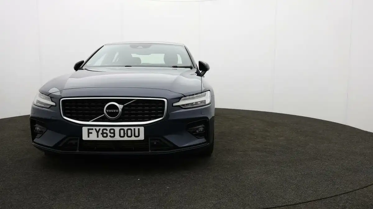 2019-volvo-s60-20-t5-r-design-edition-big-1