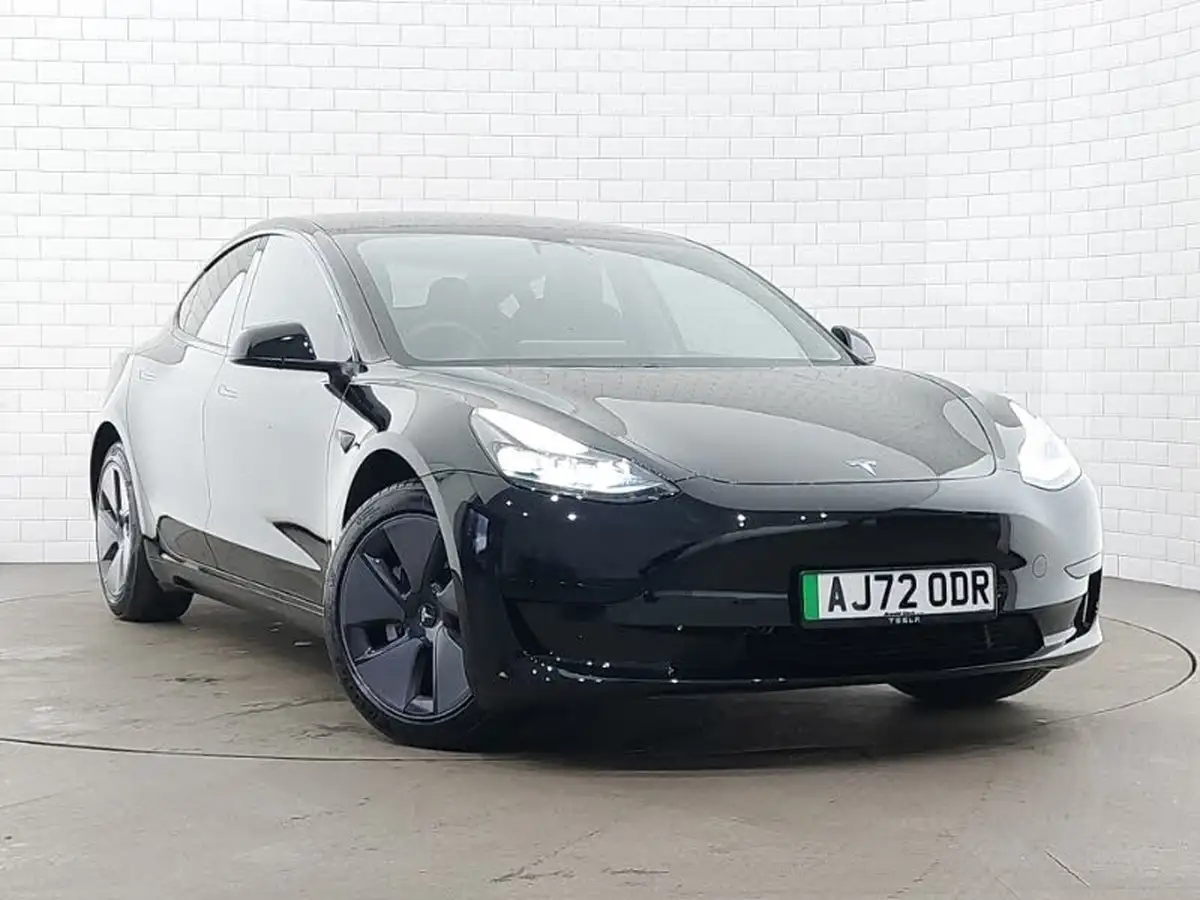 2022-tesla-model-3-e-rwd-big-0