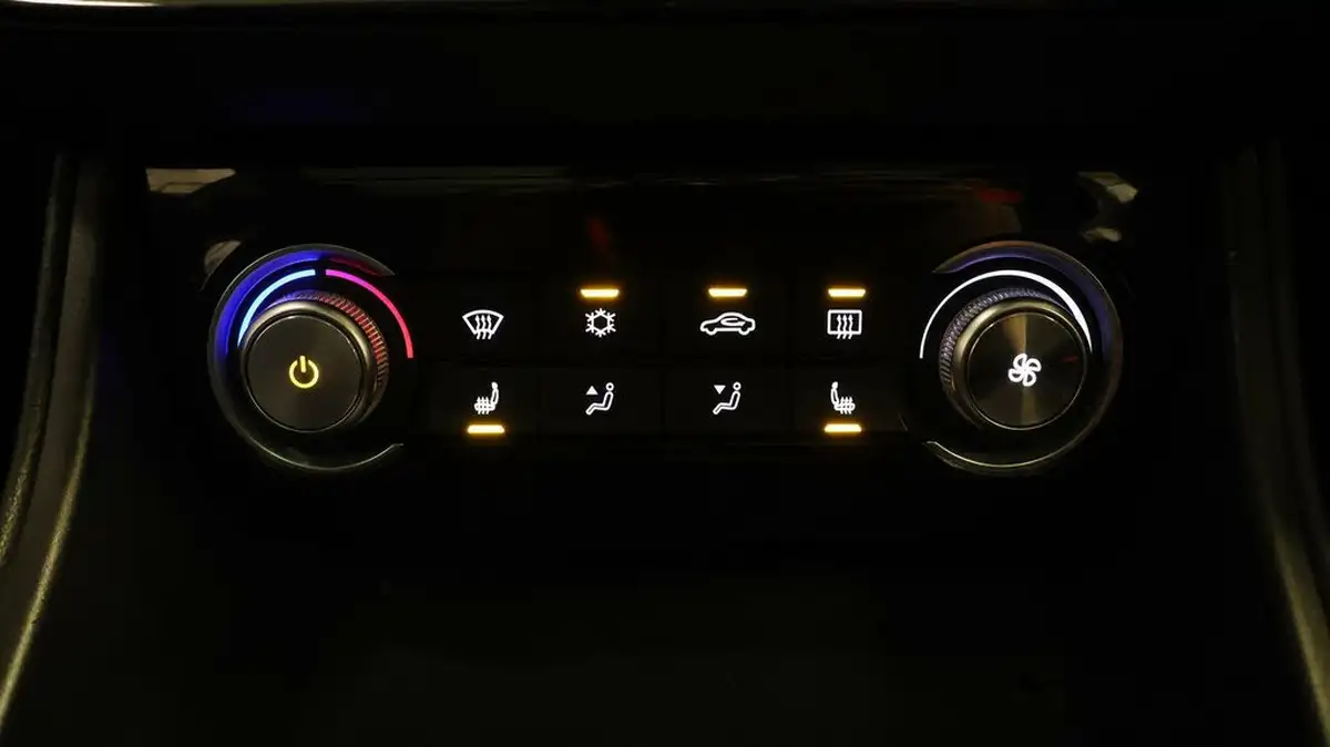 2021-mg-zs-suv-e-exclusive-ev-big-11