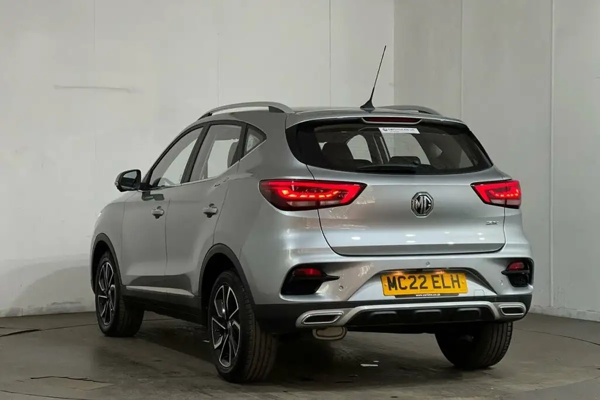 2022-mg-zs-suv-15-vti-tech-exclusive-big-14