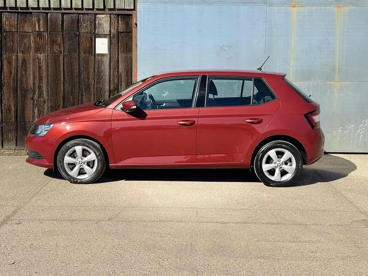 2015-skoda-fabia-12-tsi-se-109ps-hatchback-dsg-big-3