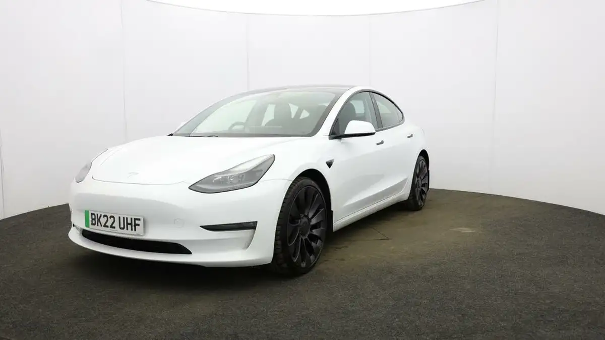 2022-tesla-model-3-e-performance-big-30