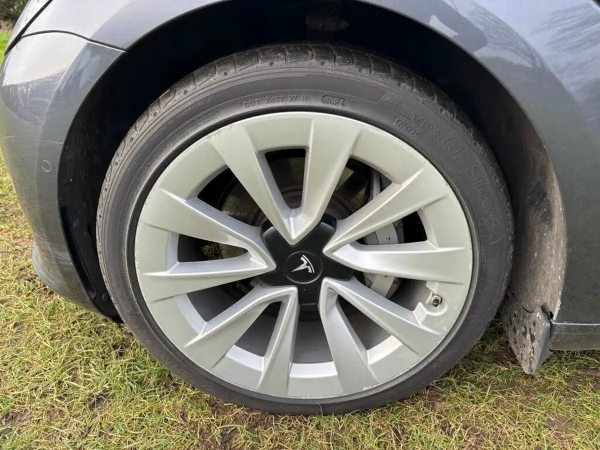 2021-tesla-model-3-e-long-range-awd-big-11