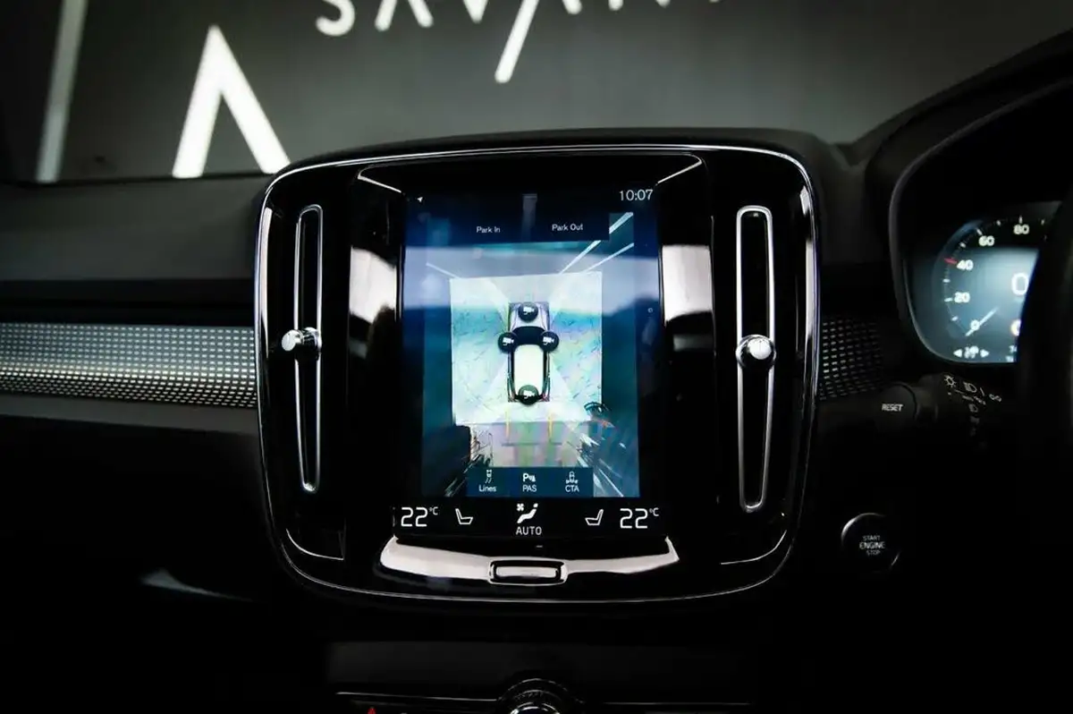2018-volvo-xc40-20td-d4-first-edition-big-18