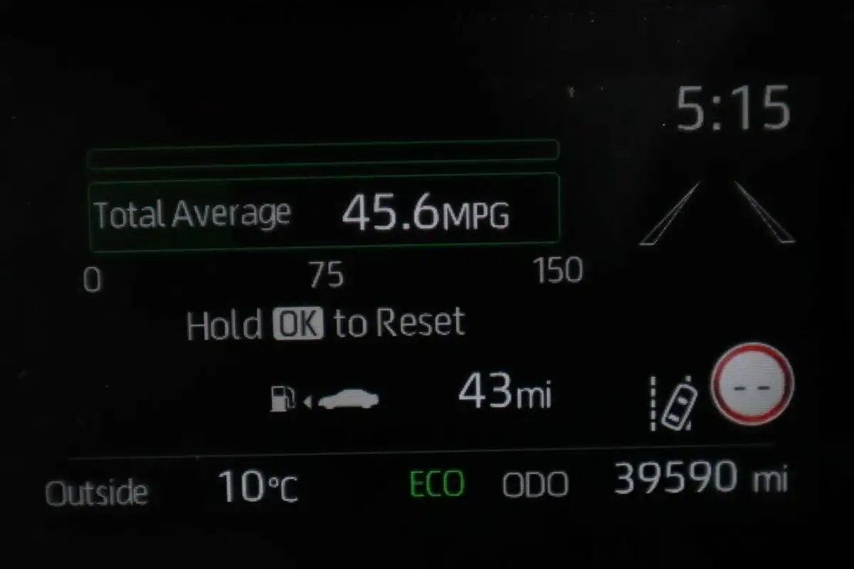 2021-toyota-yaris-15-vvt-i-excel-big-37