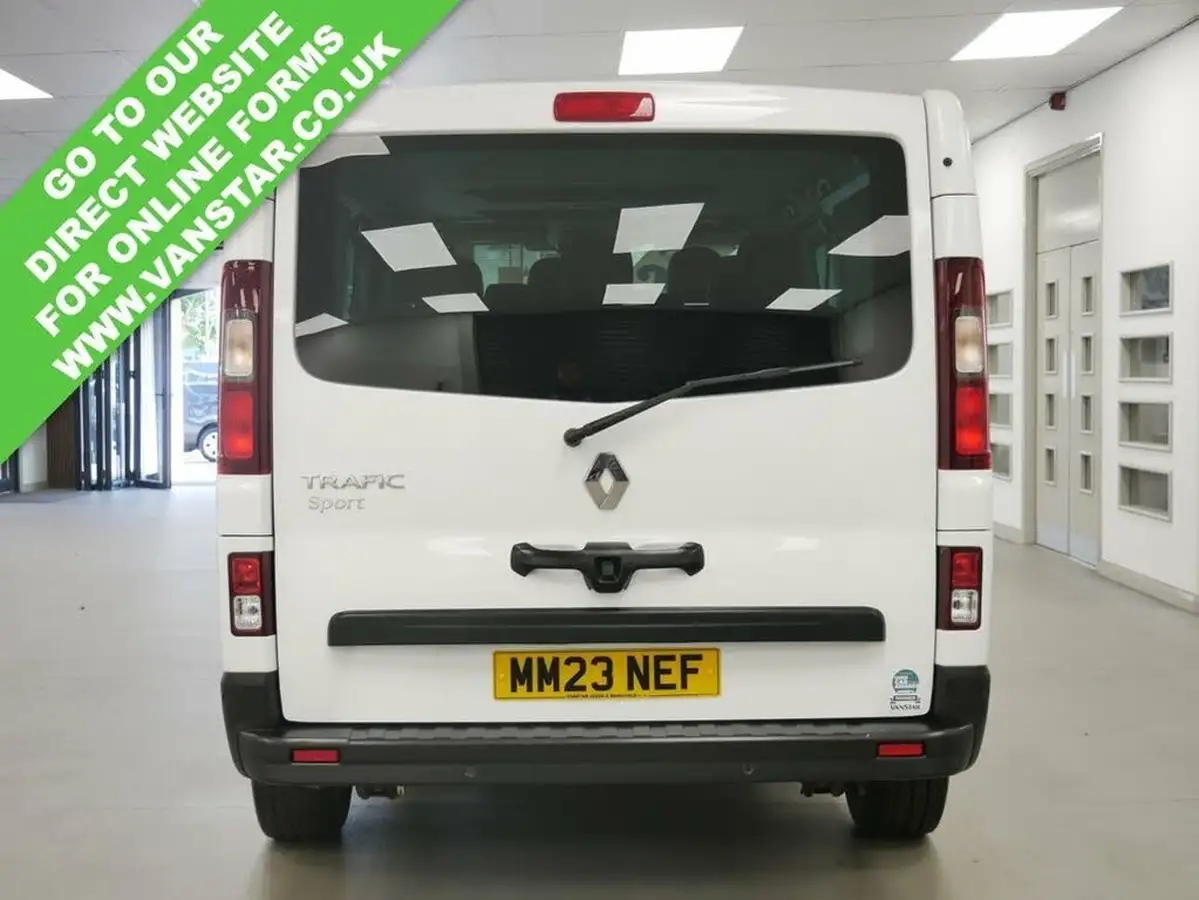 2023-renault-trafic-passenger-20-blue-dci-ll30-170-sport-big-15