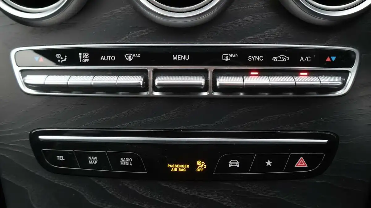 2019-mercedes-benz-glc-class-20d-glc220d-amg-line-premium-coupe-4d-big-12