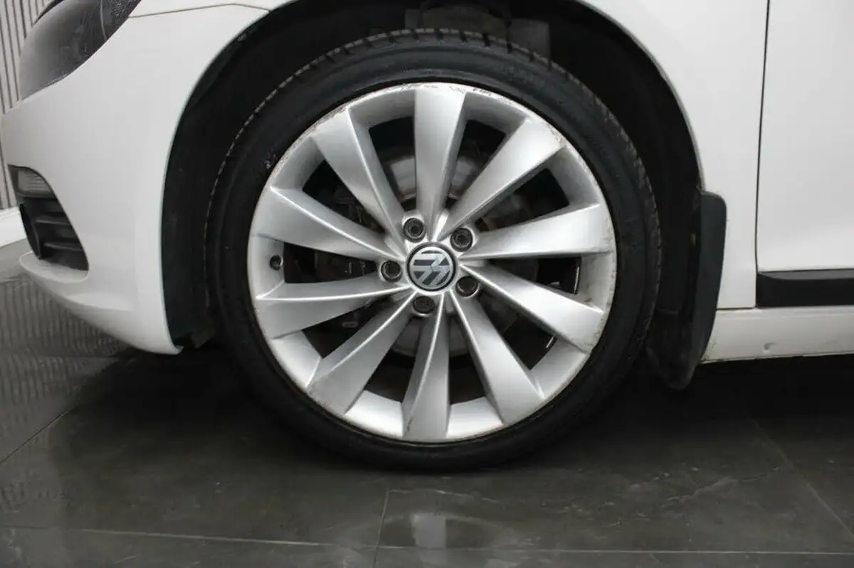 2014-volkswagen-scirocco-20tdi-gt-177ps-coupe-big-8