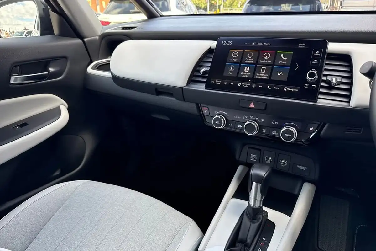 2022-honda-jazz-15-i-mmd-ex-107ps-big-32
