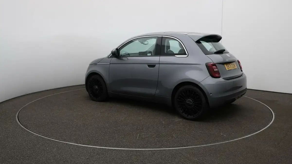 2022-fiat-500-e-la-prima-big-32