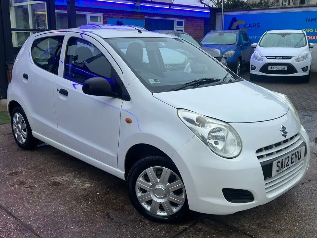 2012-suzuki-alto-10-sz3-big-16