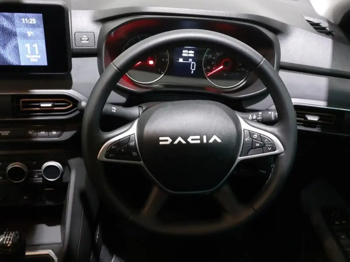 2023-dacia-sandero-stepway-10-tce-essential-90bhp-big-6