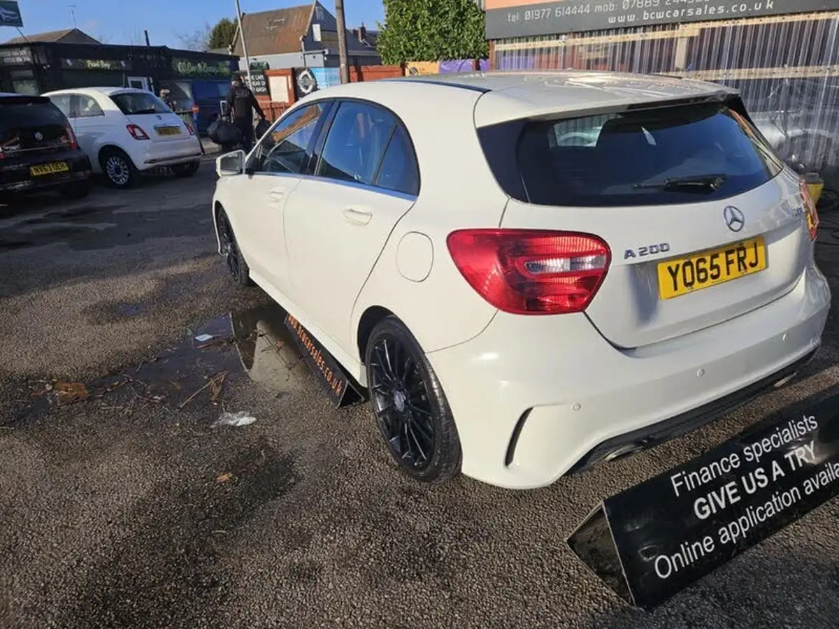 2015-mercedes-benz-a-class-21cdi-a200-amg-sport-big-9