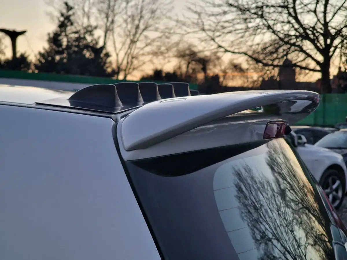 2010-suzuki-swift-16-sport-big-25