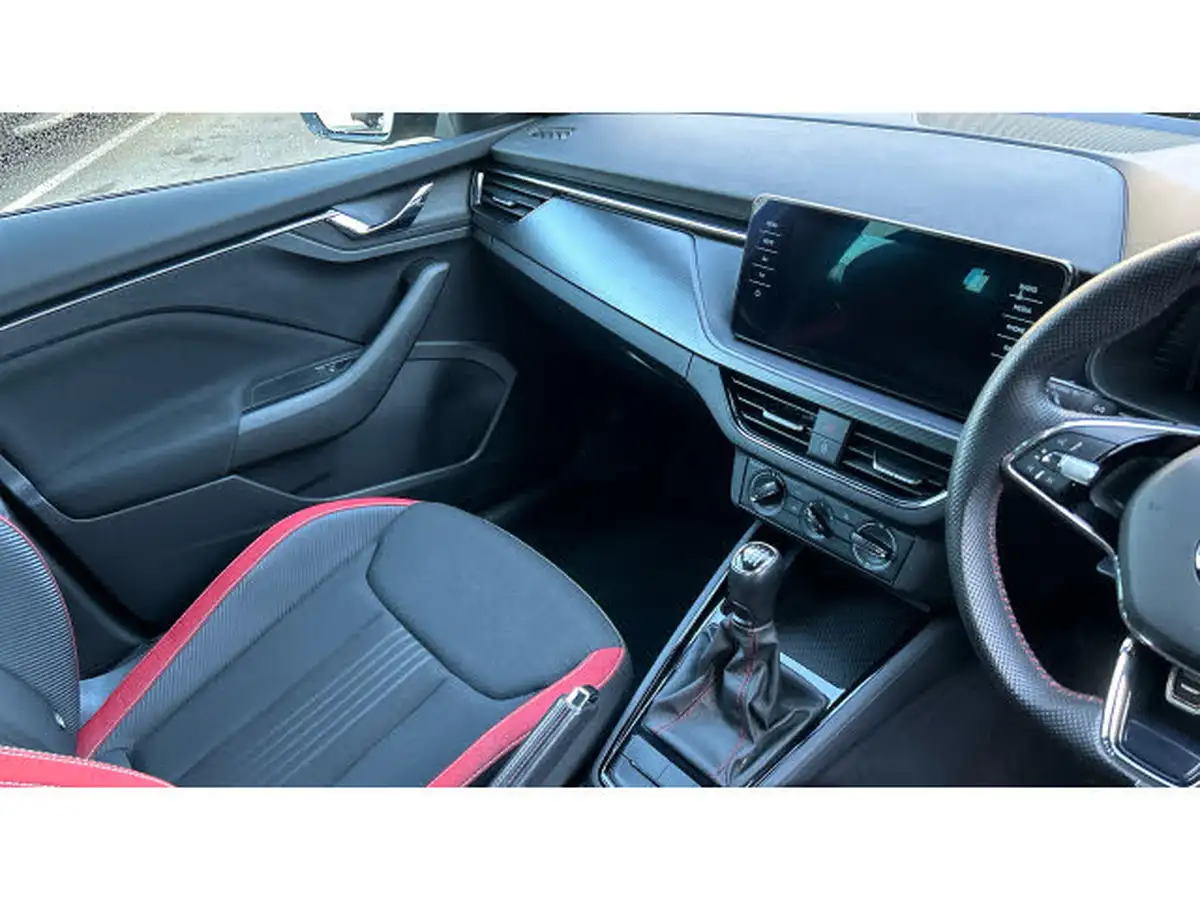 2022-skoda-kamiq-10-tsi-monte-carlo-109ps-big-13