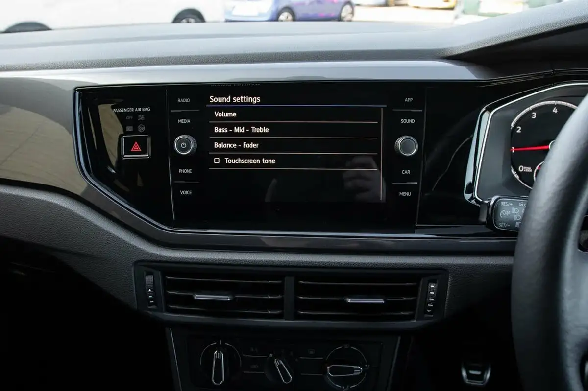 2019-volkswagen-polo-10-tsi-r-line-115ps-big-25