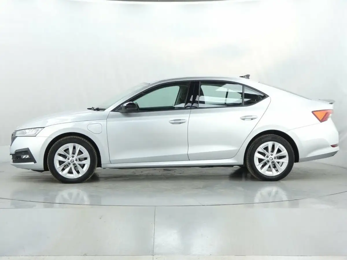2021-skoda-octavia-big-4