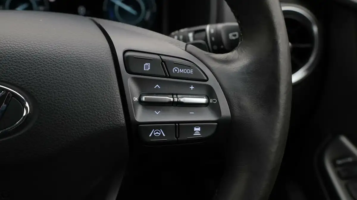 2022-hyundai-kona-16-gdi-premium-big-26
