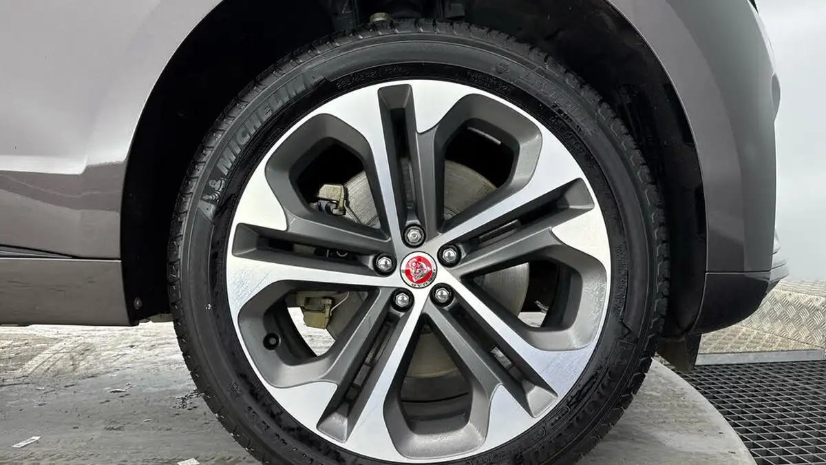 2022-jaguar-f-pace-20-p400e-r-dynamic-hse-big-27
