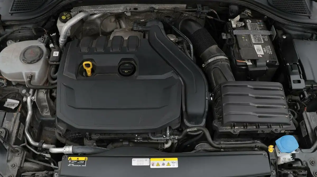 2022-volkswagen-golf-15-tsi-life-130ps-hatchback-big-19