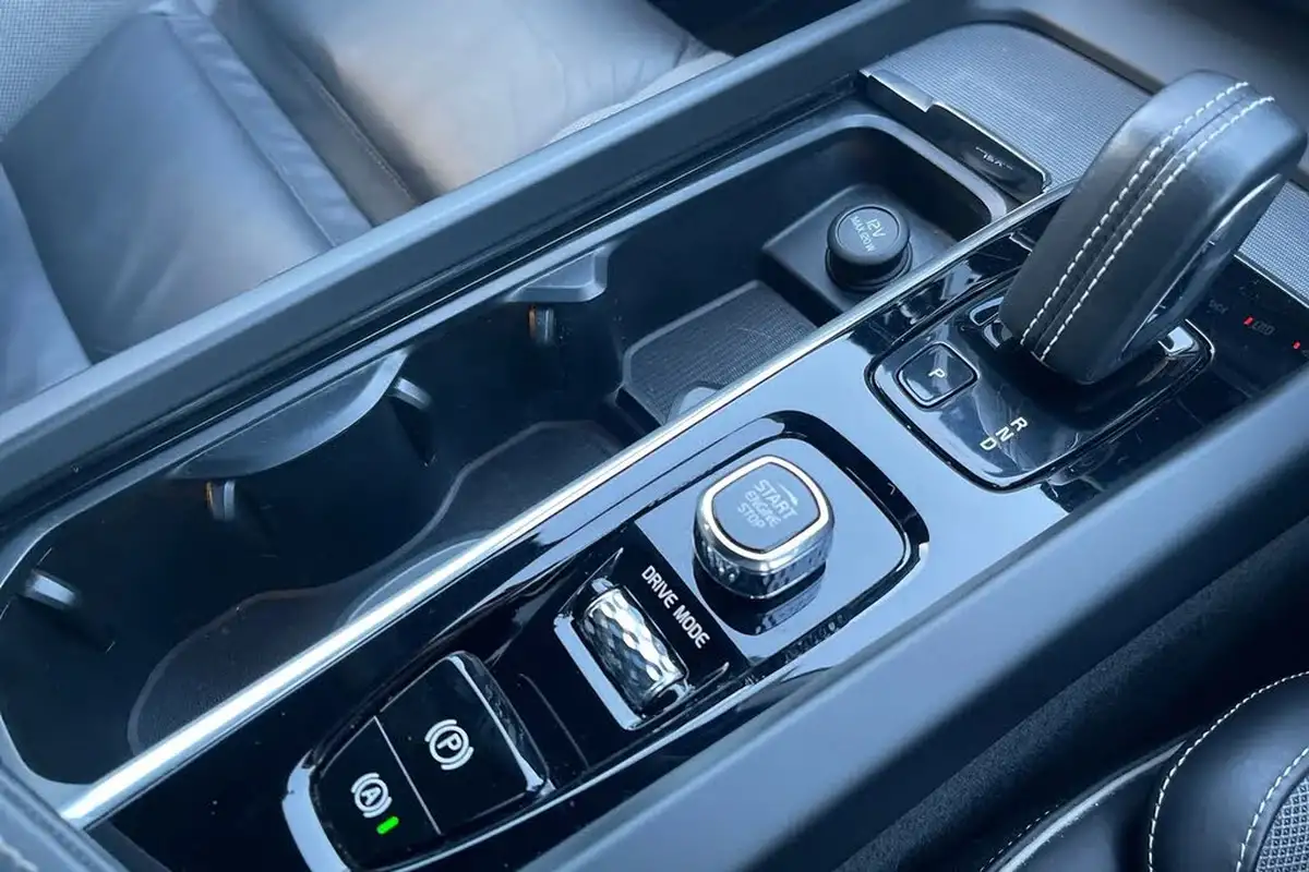 2019-volvo-xc60-20td-b5-r-design-big-26