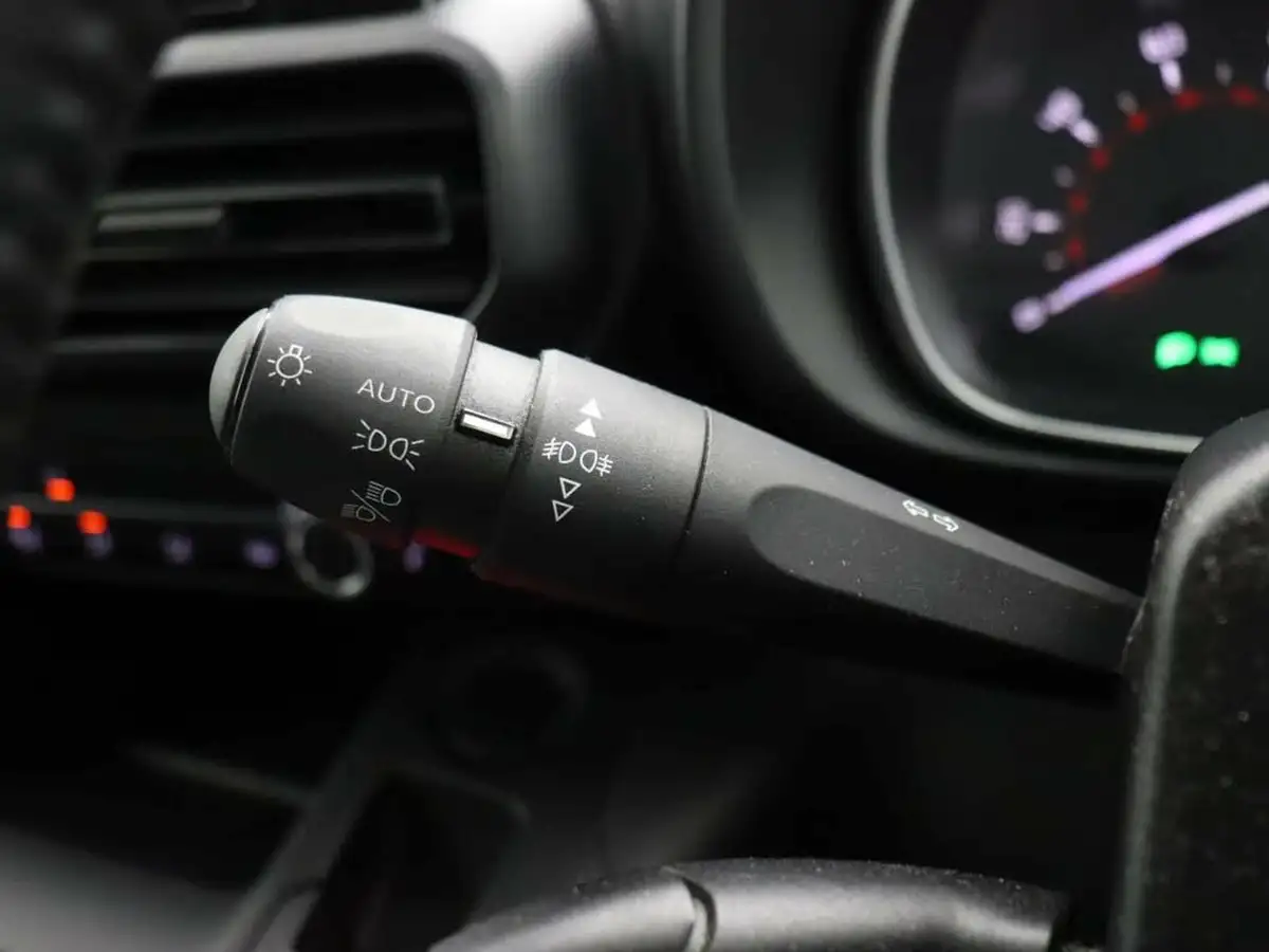2020-citroen-berlingo-15bluehdi-flair-xl-size-130ps-big-29