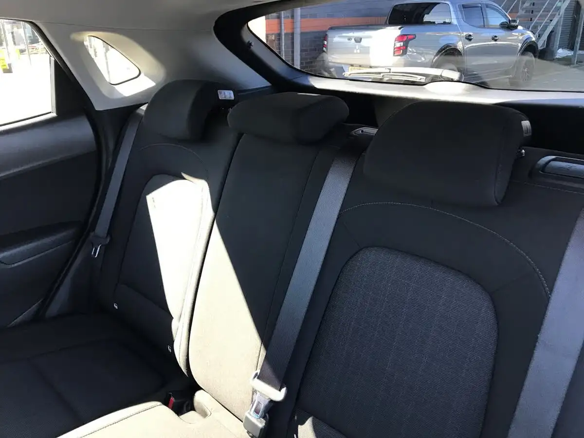 2022-hyundai-kona-10-t-gdi-premium-big-5